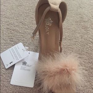 😍 STILL AVAILABLE BEAUTY BEIGE HEELS 👠